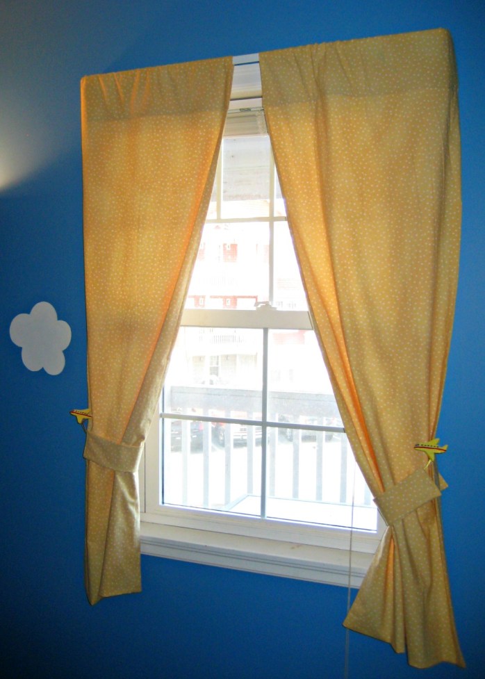 DIY airplane nursery on a tight budget {Heather's Handmade Life}