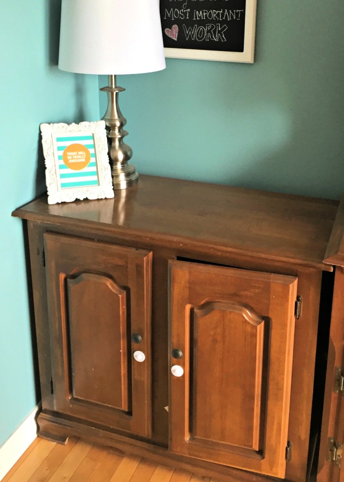 Transforming furniture with decor moulds {Heather's Handmade Life}