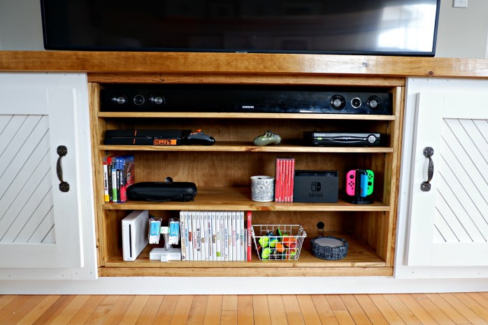 DIY TV Credenza: How to build the perfect living room entertainment unit for below a wall-mounted TV {Heather's Handmade Life}