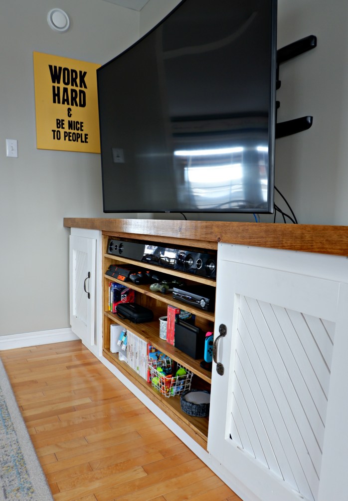 DIY TV Credenza: How to build the perfect living room entertainment unit for below a wall-mounted TV {Heather's Handmade Life}