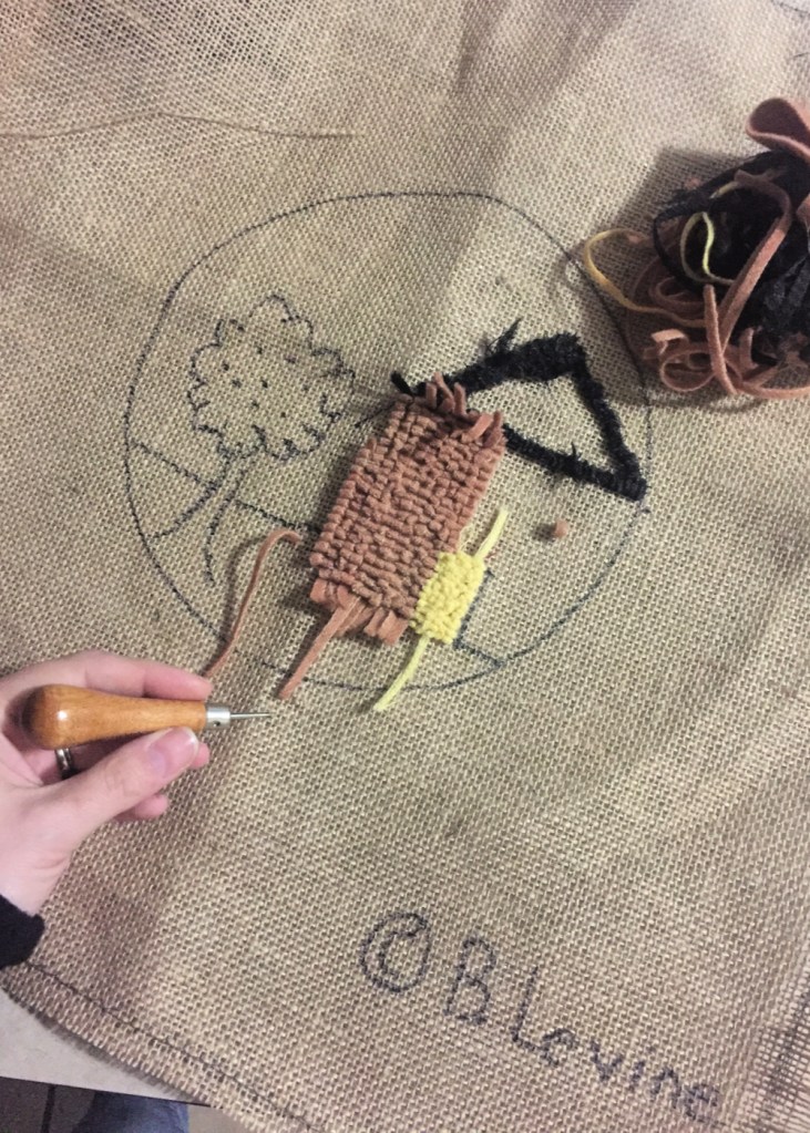 Hooked on Rug Hooking: Why I Needed a Beginner Rug Hooking Class {Heather's Handmade Life}