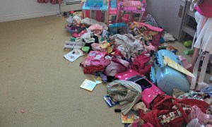 How we're tackling our daugher's (constantly) messy room {Heather's Handmade Life}