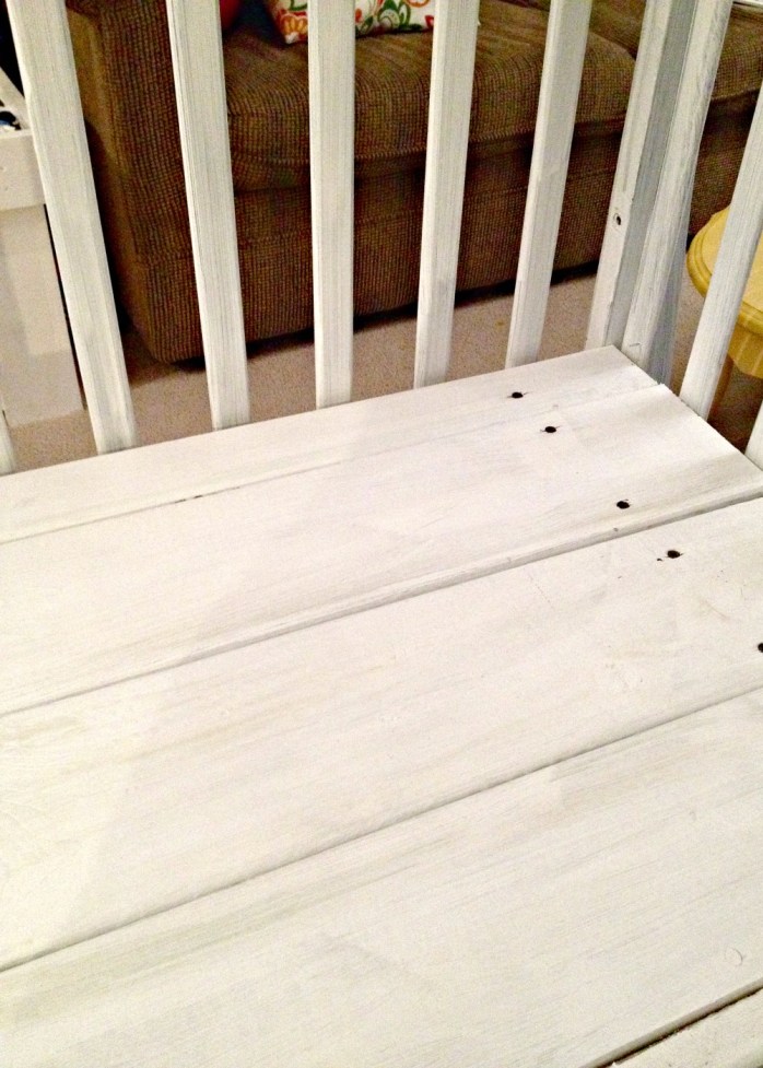 Turn your crib into a bench {Heather's Handmade Life}