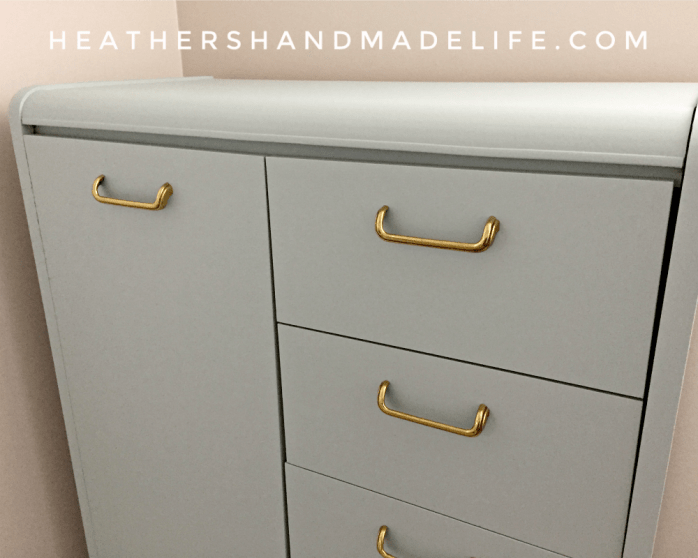 Laminate furniture makeover -- How to turn old laminate furniture into AMAZING pieces {Heather's Handmade Life}