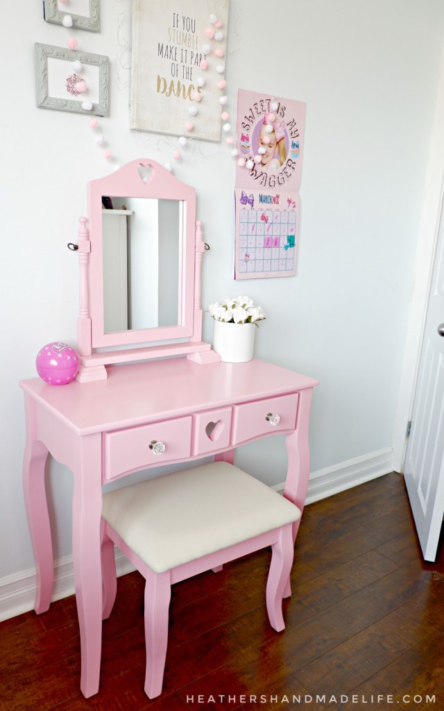 Budget-friendly kids’ gallery wall {Heather's Handmade Life}
