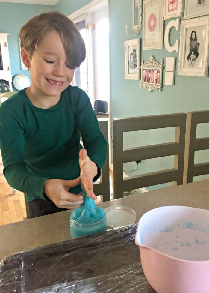 HEATHER’S HOLIDAY GIFT GUIDE: Gifts for kids {Heather's Handmade Life}