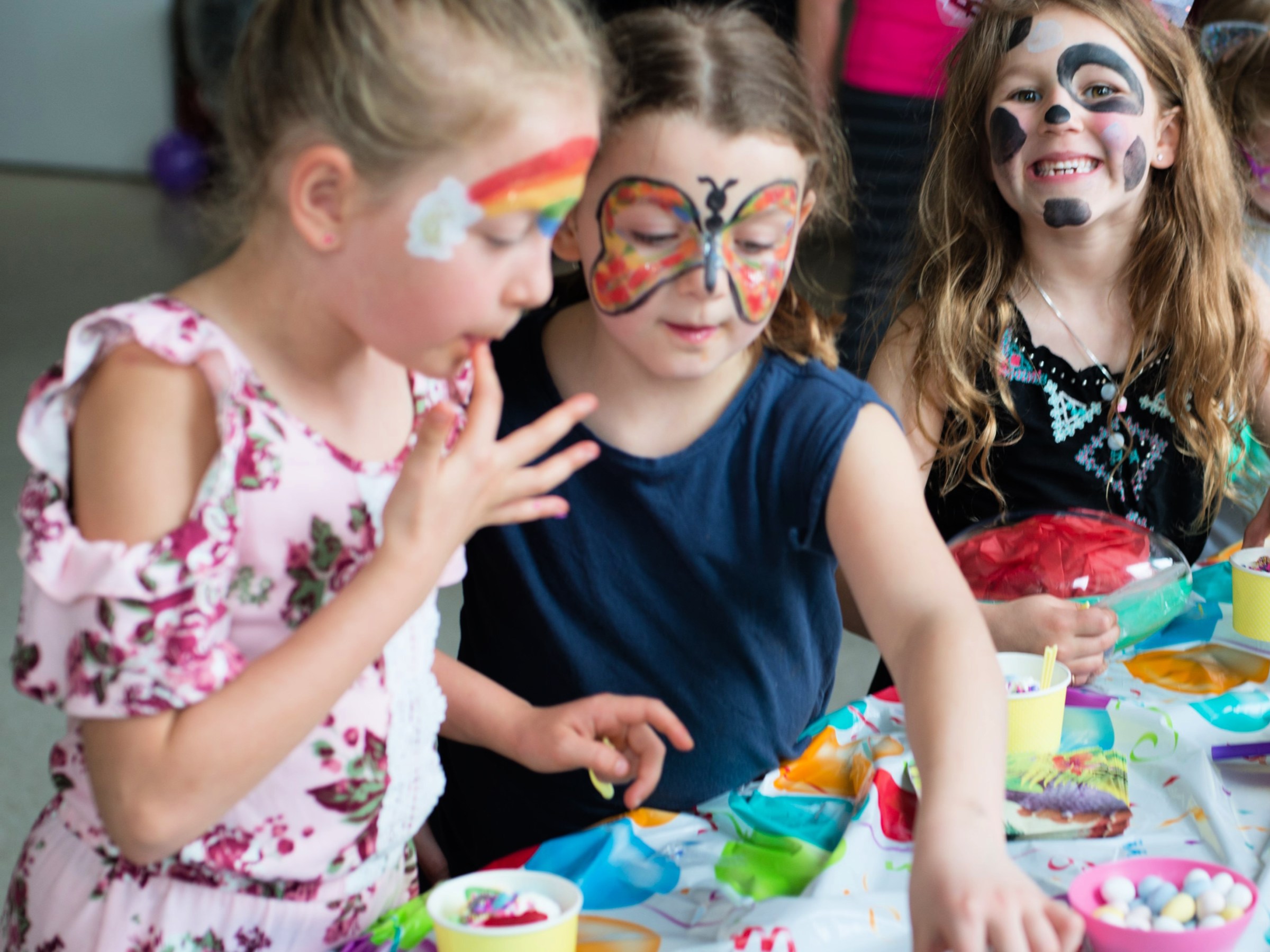The triple toonie birthday party: How a party for three birthday girls -- with NO presents -- was the best party ever. {Heather's Handmade Life}