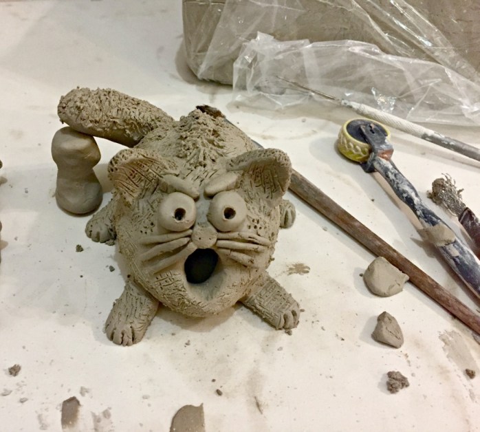 pottery-cat
