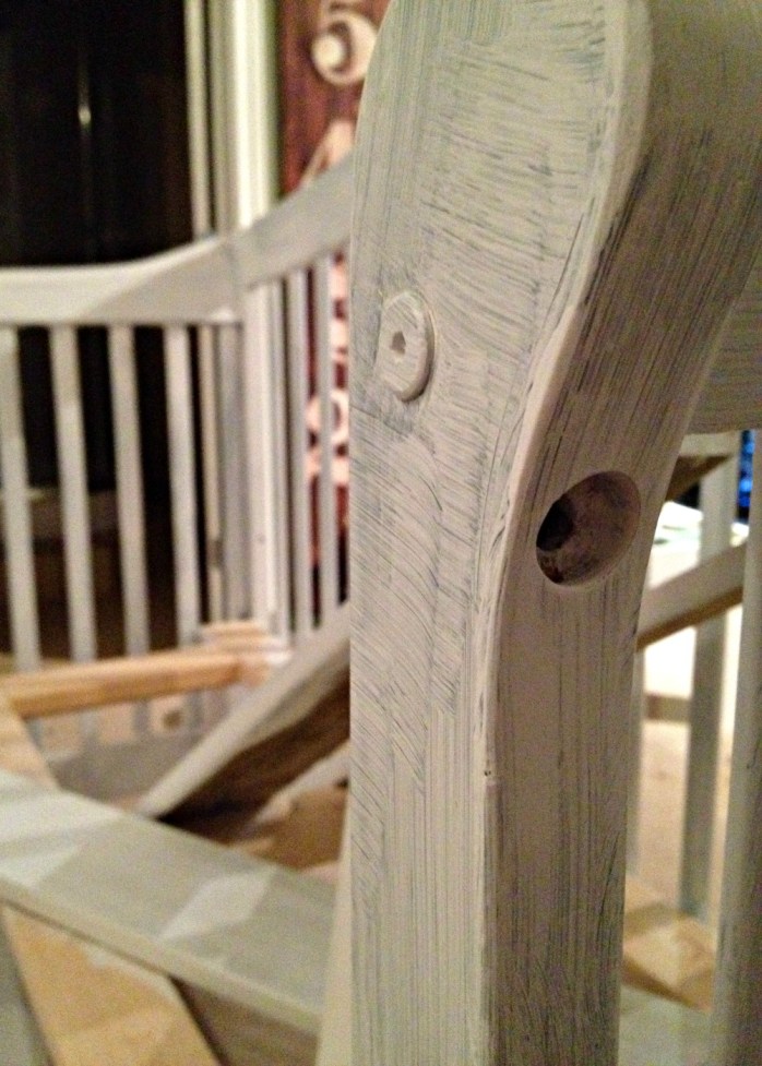 Turn your crib into a bench {Heather's Handmade Life}