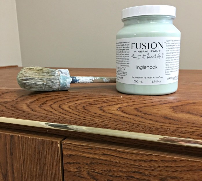 Laminate furniture makeover -- How to turn old laminate furniture into AMAZING pieces {Heather's Handmade Life}