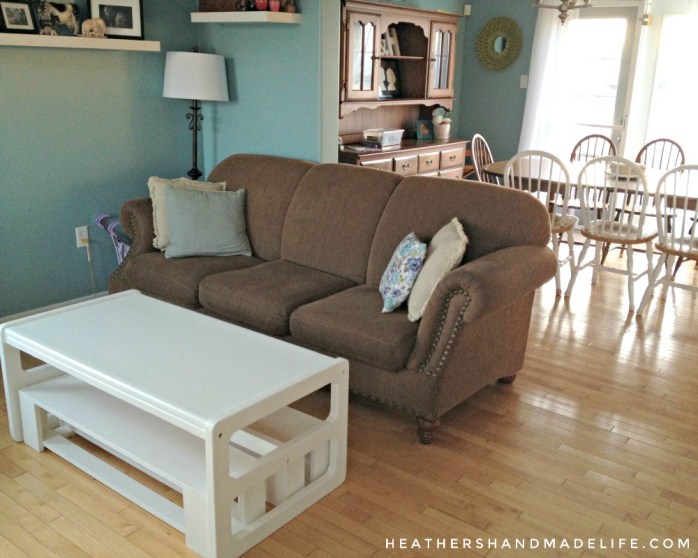 DIY coffee table benches {Heather's Handmade Life}