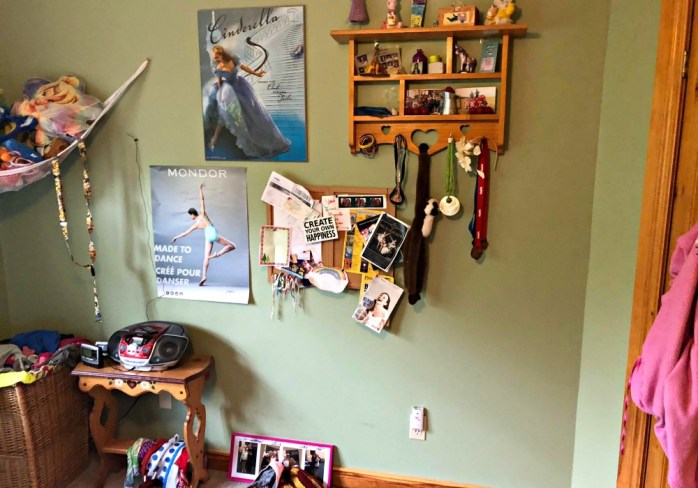 Organized teen bedroom {Heather's Handmade Life}